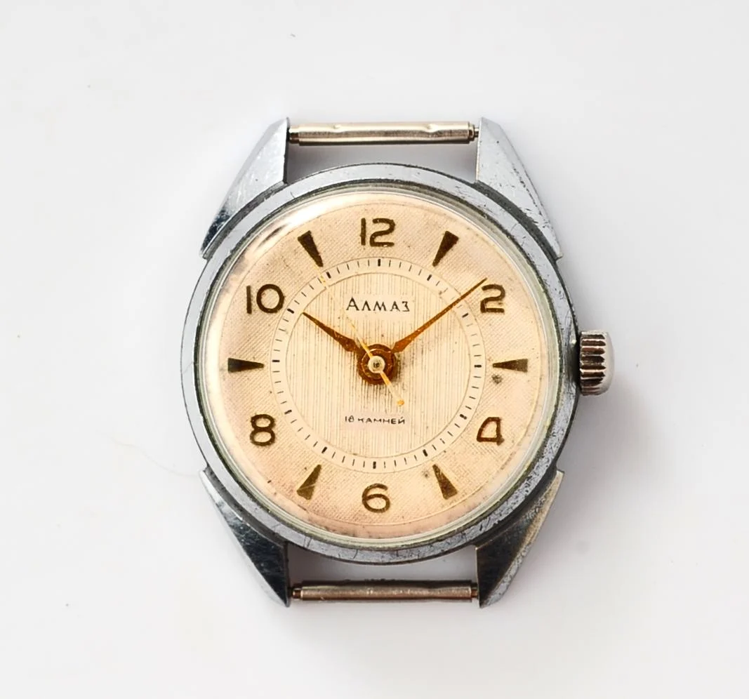 Vintage Soviet Almaz mechanical wristwatch from the 4th quarter of 1960!
