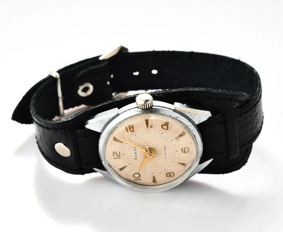 watch Almaz 4954-13375