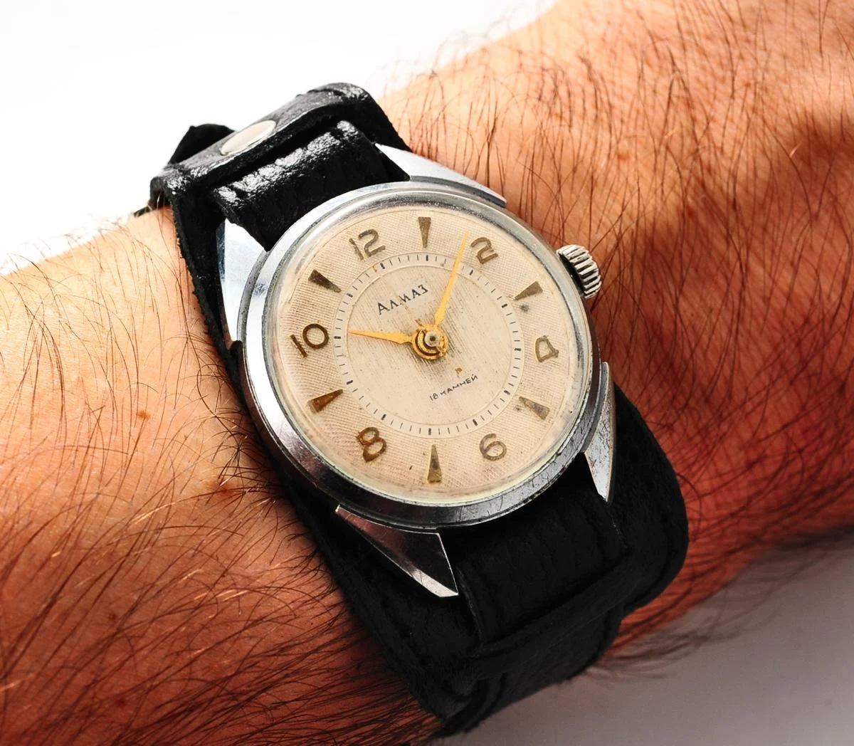 watch Almaz 4954-13390