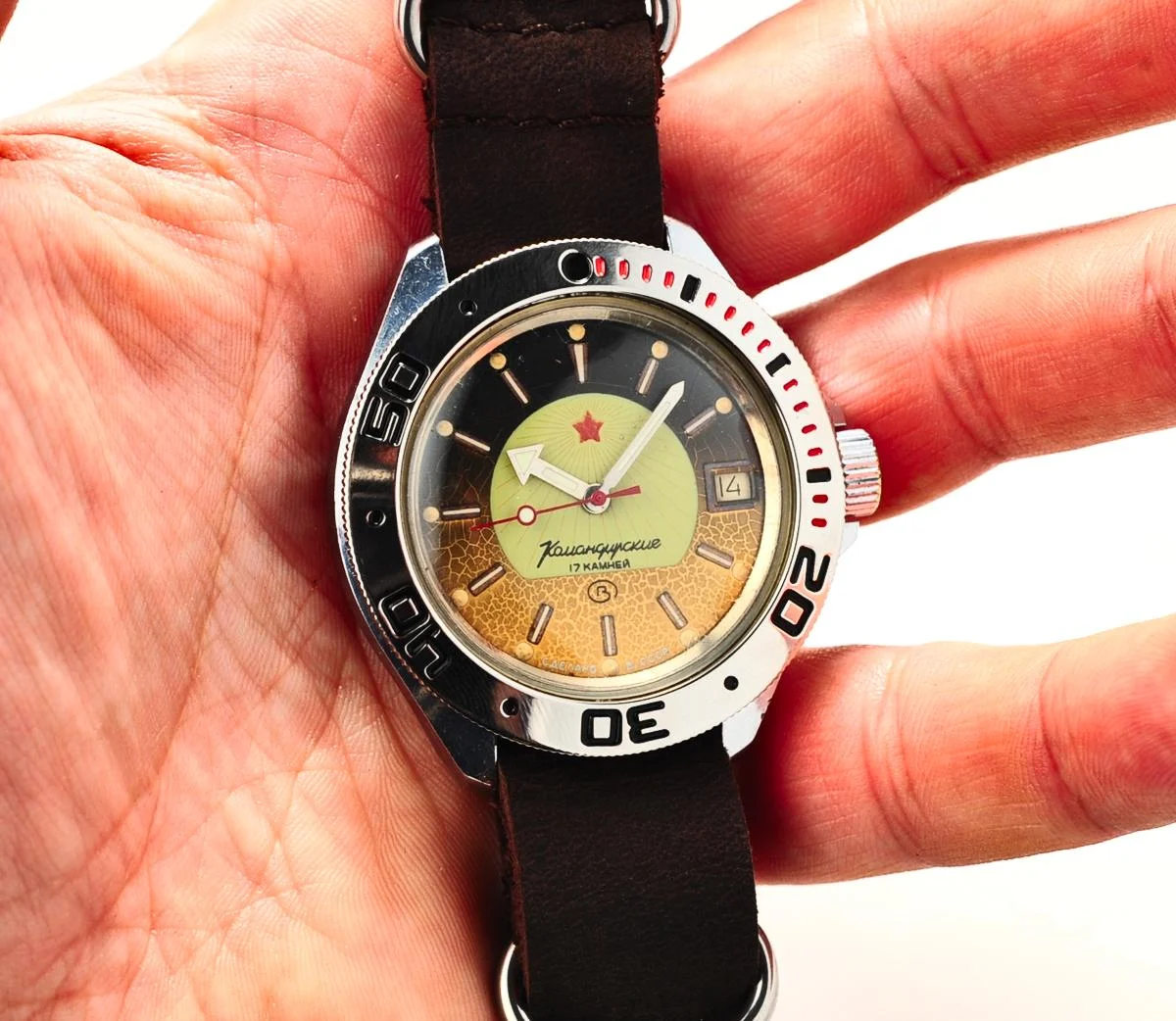 Komandirskie mechanical watch with genuine leather NATO strap