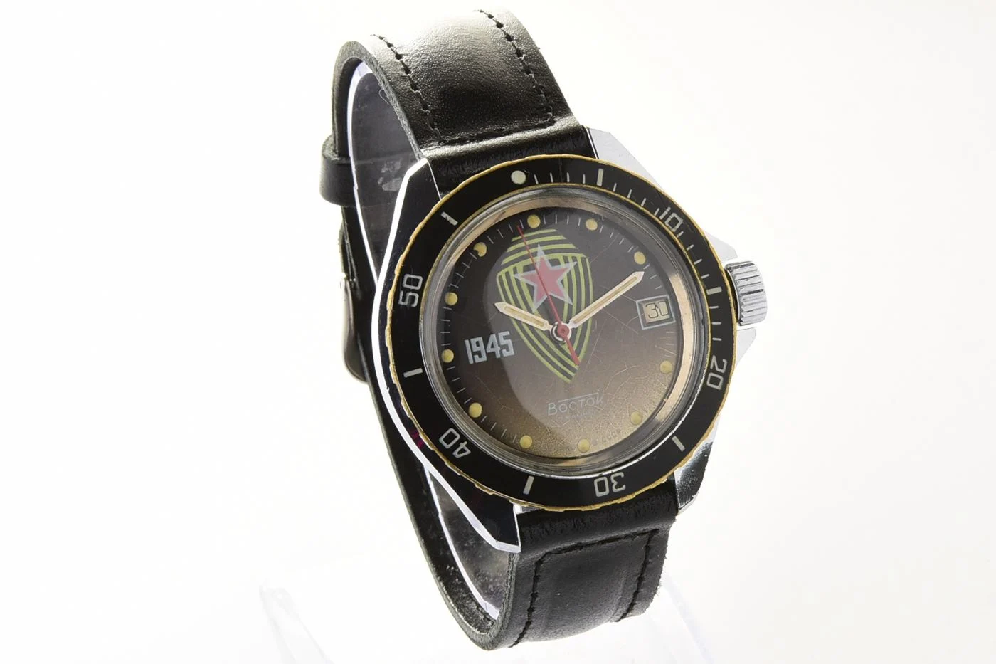 Vostok Commander’s mechanical watch – special World War II commemoration edition