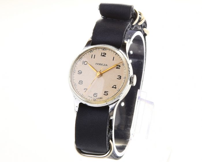 Vintage POBEDA watch with central seconds hand, from 1955