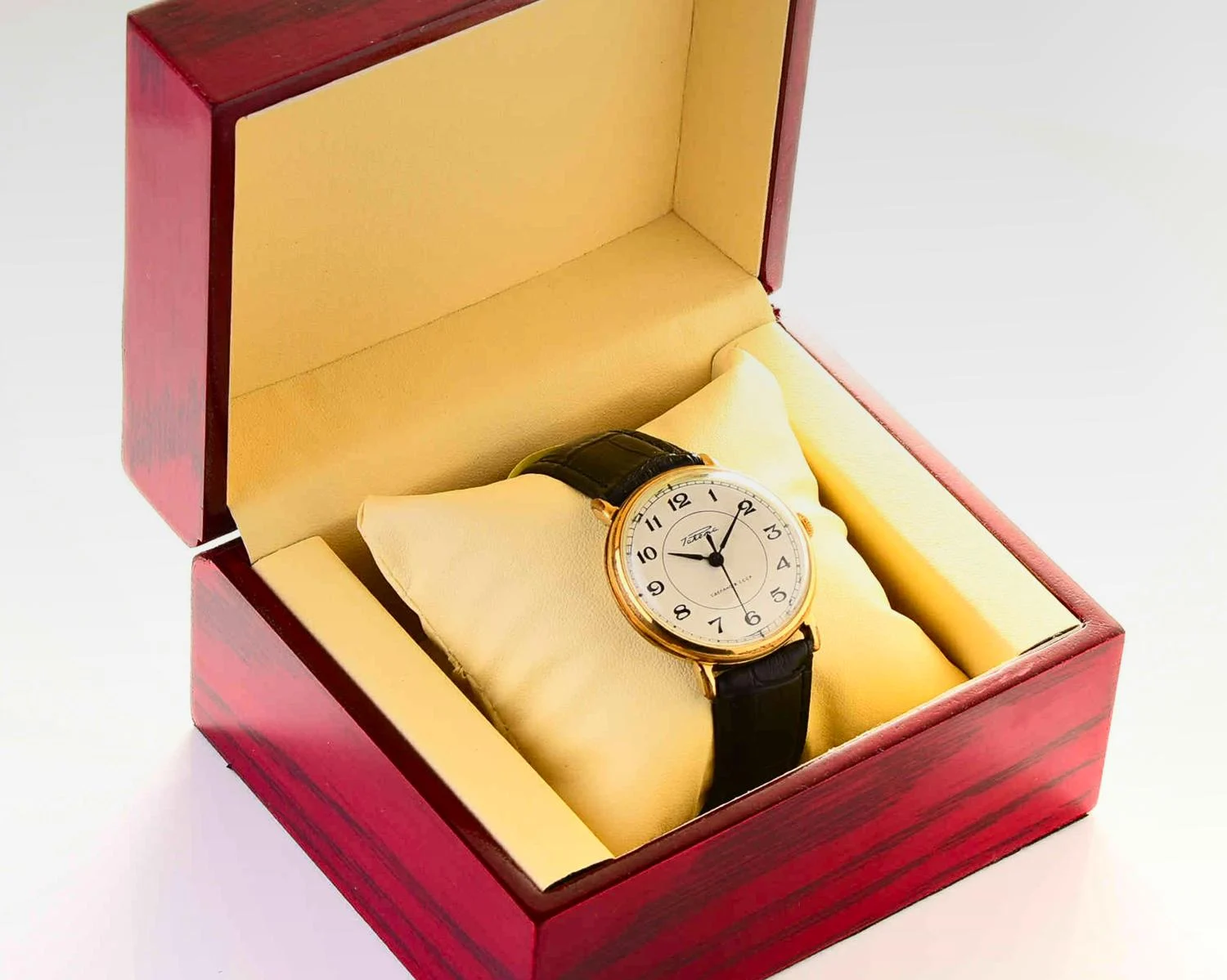 box_for_watch-02.-KOM_2662edited