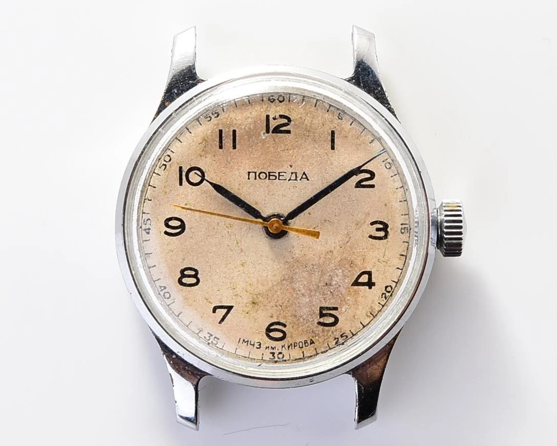 Vintage Pobeda watch with central seconds hand, from 1954