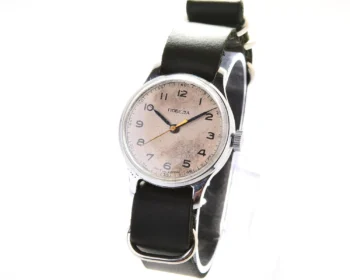 Vintage Pobeda watch with central seconds hand, from 1954