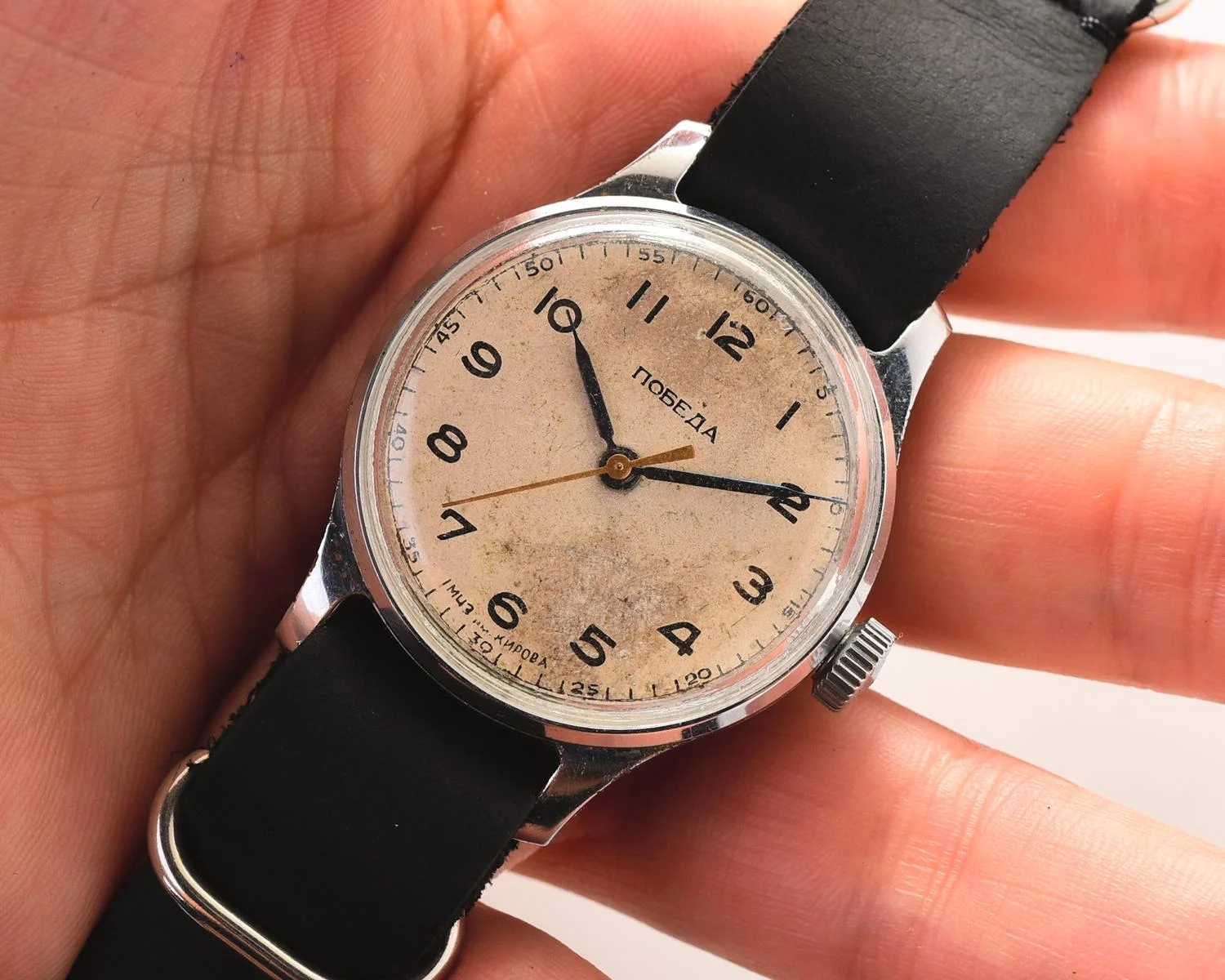 Vintage Pobeda watch with central seconds hand, from 1954