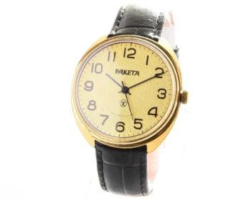Large vintage gold-plated Raketa mechanical watch