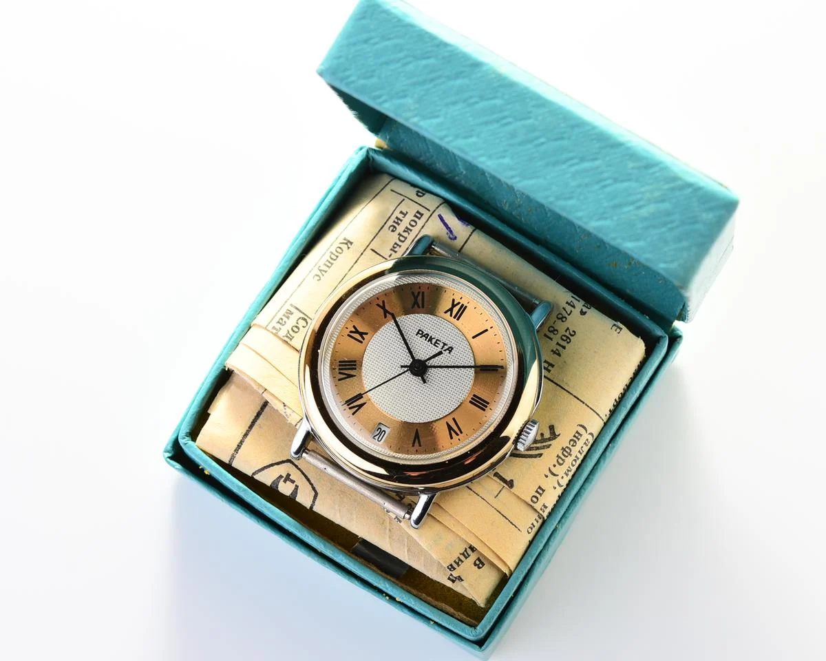 TIME CAPSULE: Vintage Soviet Raketa watch, New Old Stock (NOS)!