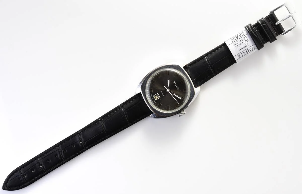 Vintage Soviet Sekonda mechanical wristwatch