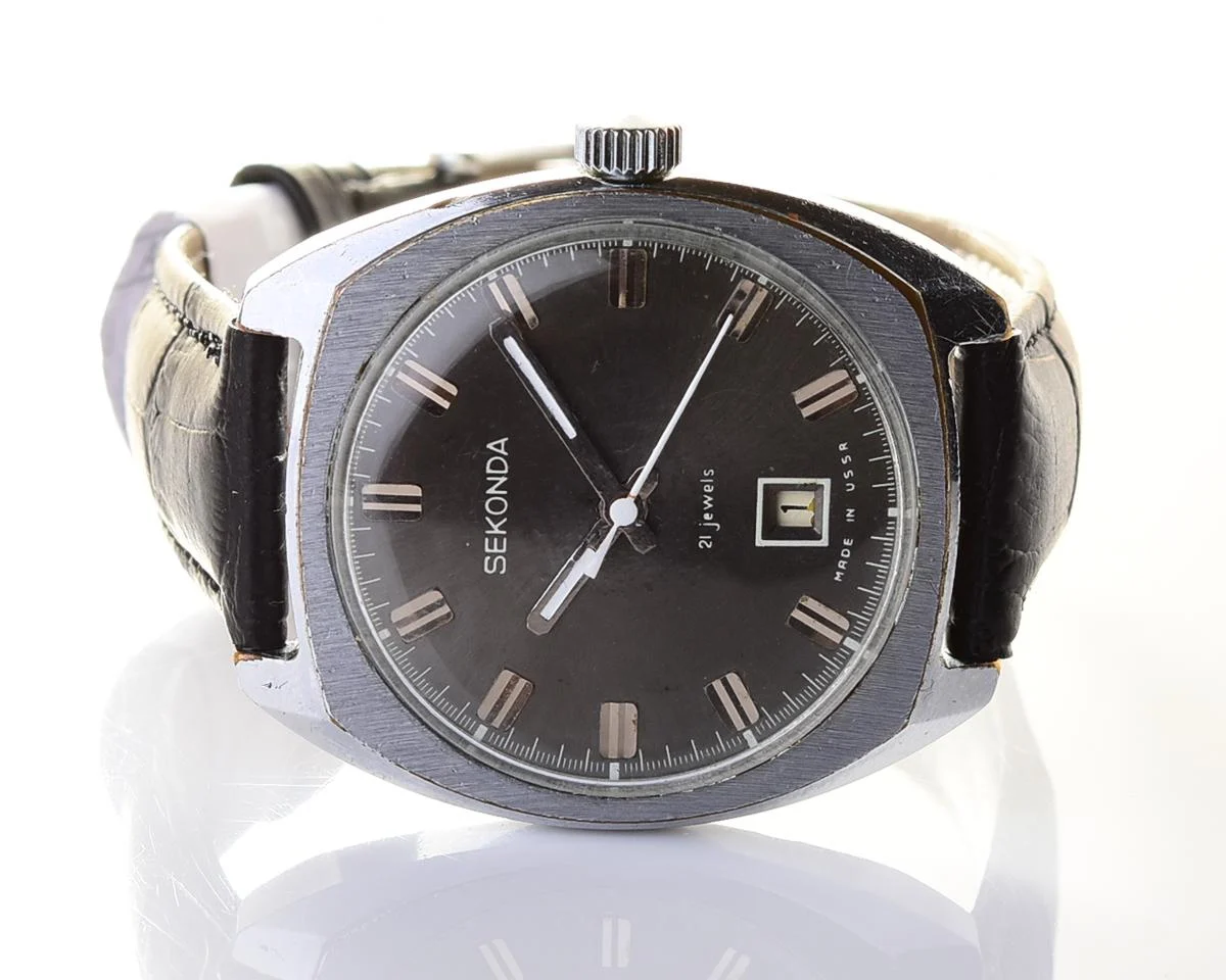Vintage Soviet Sekonda mechanical wristwatch