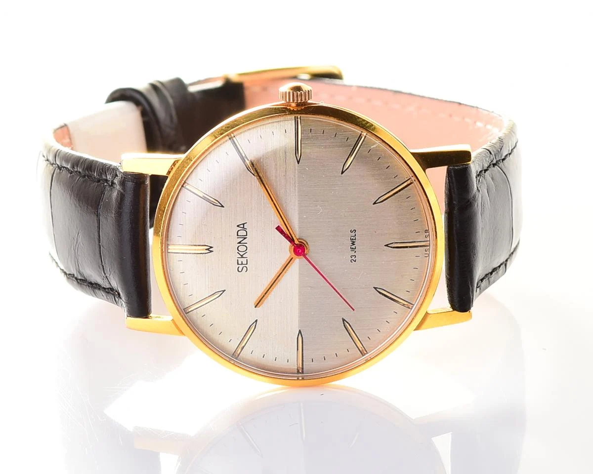 Soviet vintage gold-plated Sekonda with rare duotone dial!
