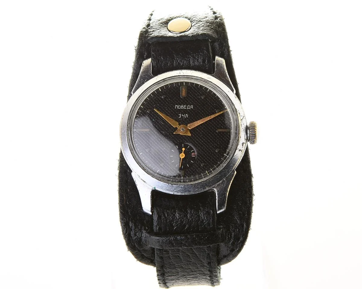 Vintage Soviet mechanical Pobeda wrist watch