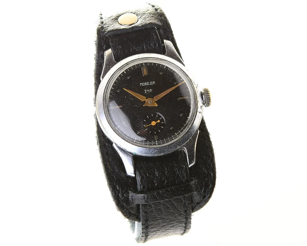 Vintage Soviet mechanical Pobeda wrist watch