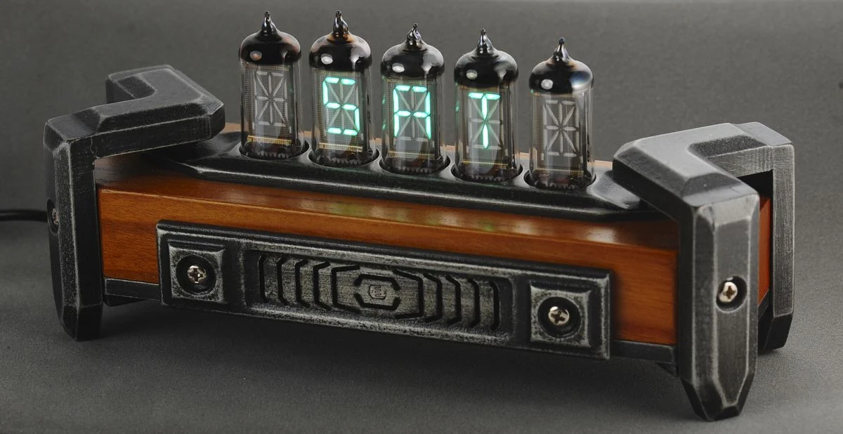 Soviet Vacuum Florescent Display (ИВ-17) tubes retro clock