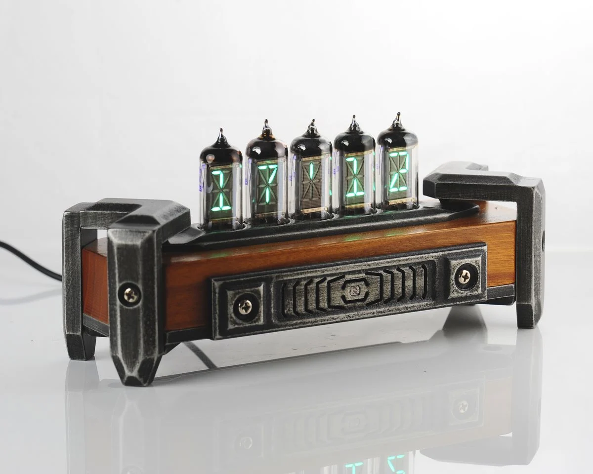 Soviet Vacuum Florescent Display (ИВ-17) tubes retro clock