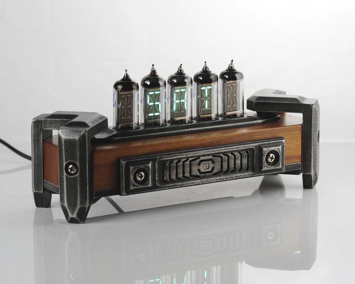 Soviet Vacuum Florescent Display (ИВ-17) tubes retro clock