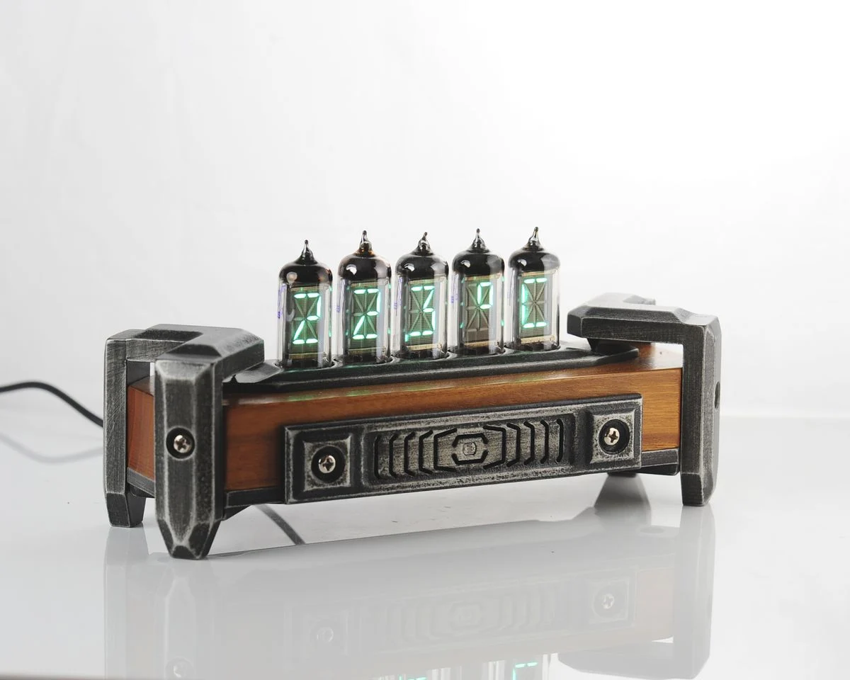 Soviet Vacuum Florescent Display (ИВ-17) tubes retro clock