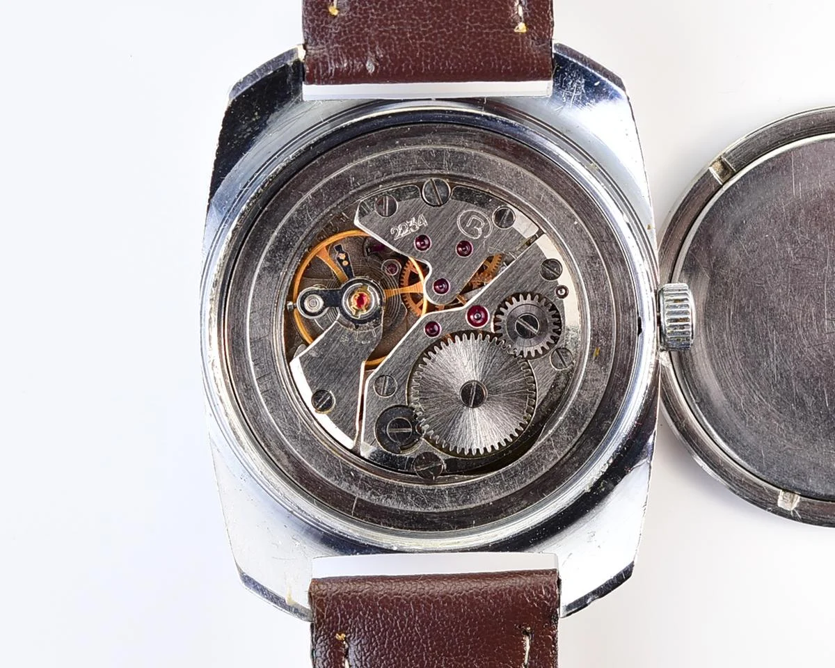 Soviet Komandirskie mechanical wrist watch - Zakaz MO CCCP!