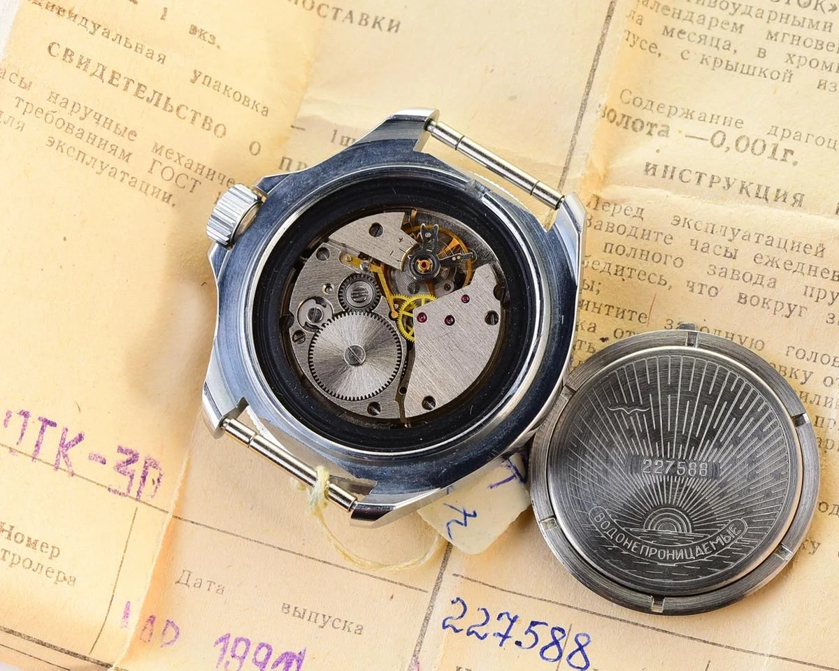 TIME CAPSULE: Vostok Komandirskie Tank mechanical watch – New Old Stock (NOS)!