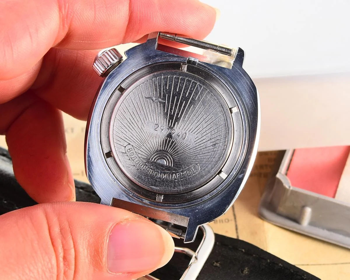 TIME CAPSULE: Vostok Komandirskie Submarine – mechanical watch – New Old Stock (NOS)!