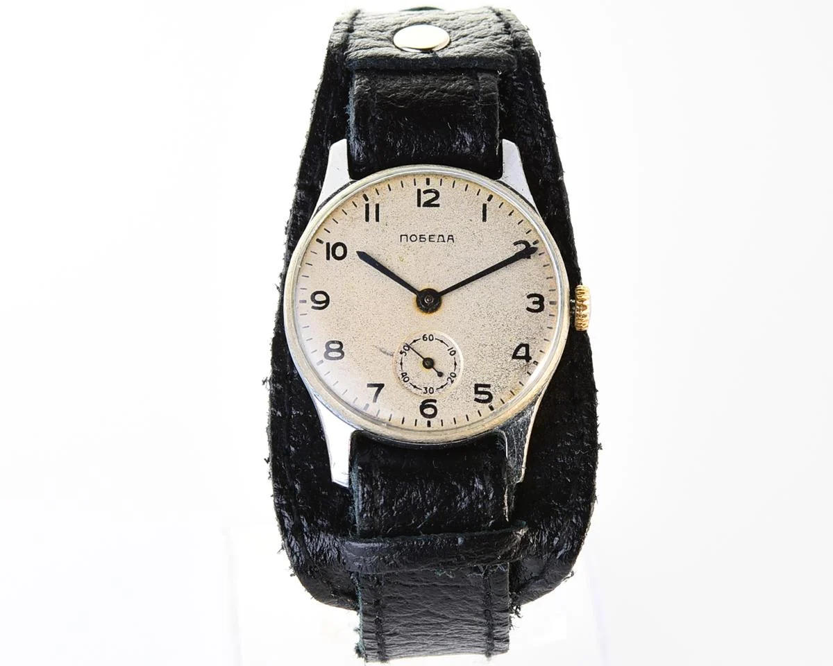 Vintage Soviet mechanical Pobeda wrist watch