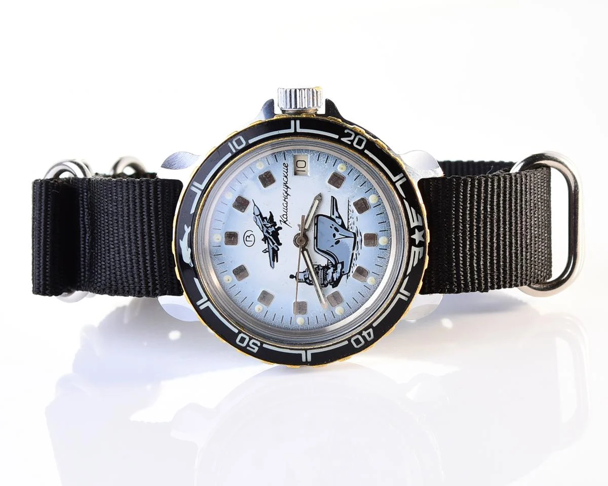 Komandirskie mechanical wrist watch with admiral Kuznetsov aircraft carrier!
