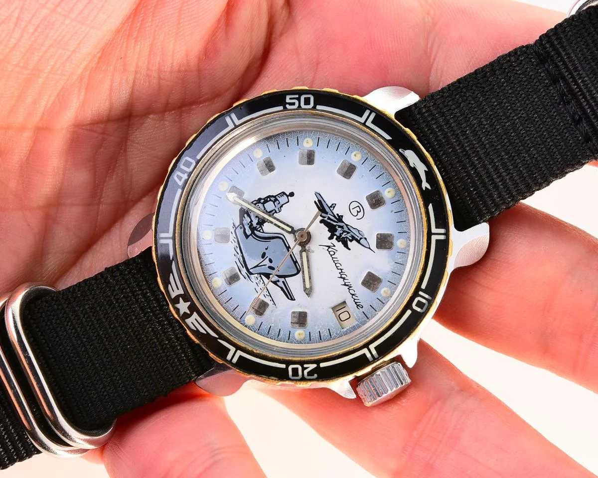 Komandirskie mechanical wrist watch with admiral Kuznetsov aircraft carrier!