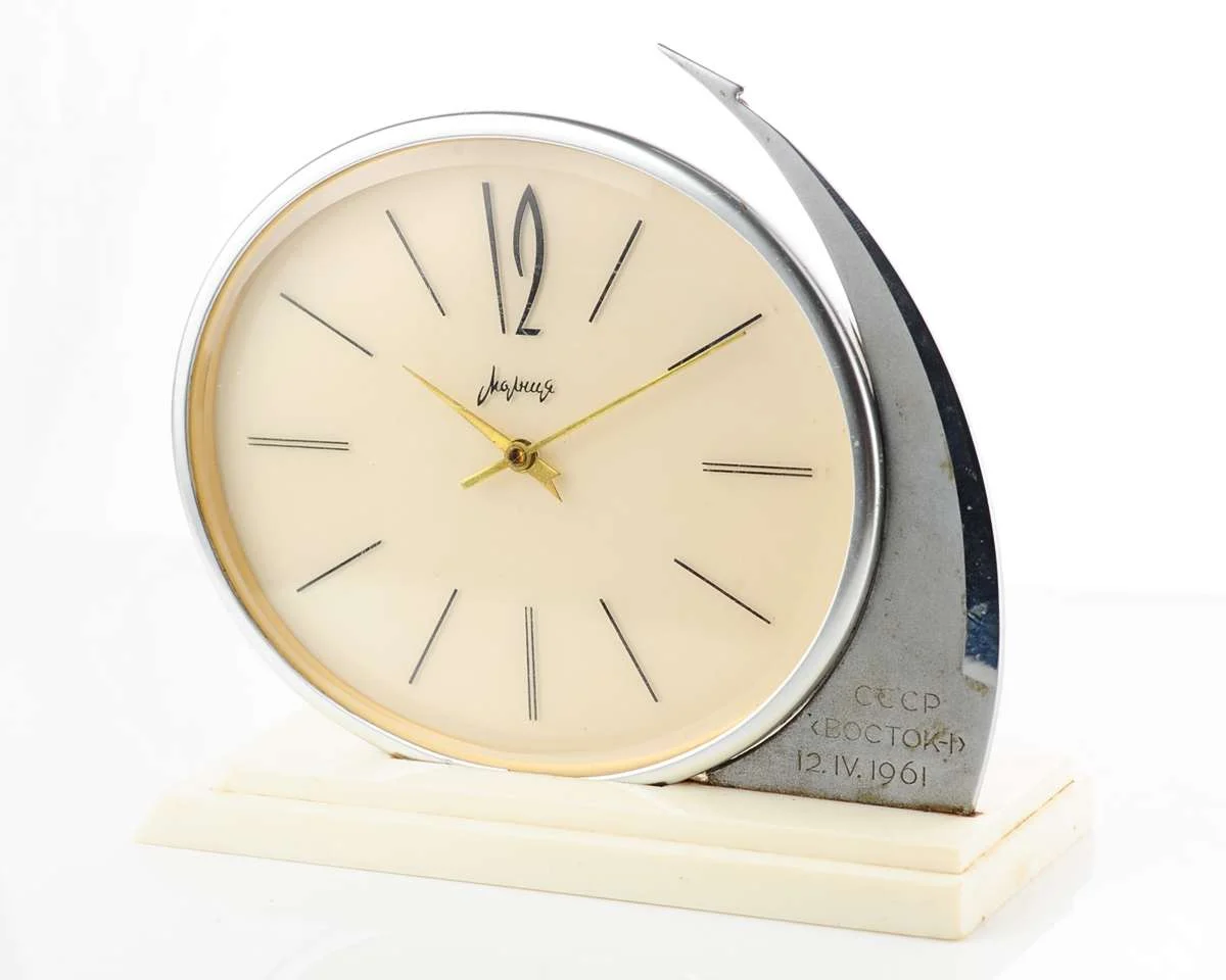 Molnija Vostok-1 space flight commemoration table clock!