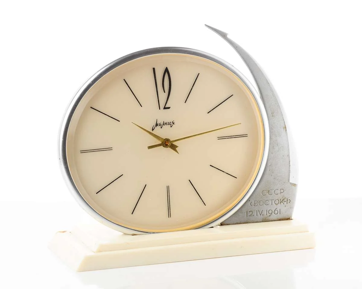 Molnija Vostok-1 space flight commemoration table clock!