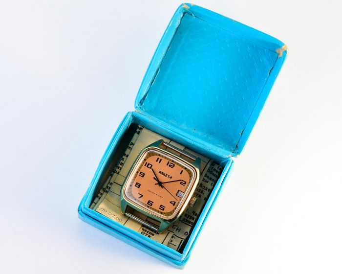 TIME CAPSULE: Vintage soviet gold-plated Raketa watch, NEW old stock(NOS)!