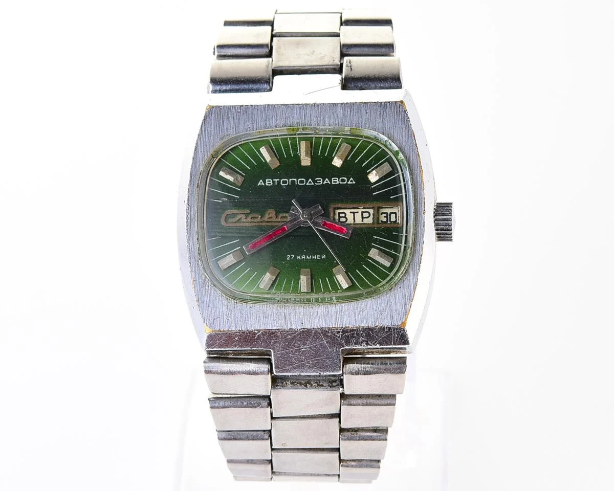 Slava Soviet mechanical vintage watch – automatic self winding movement