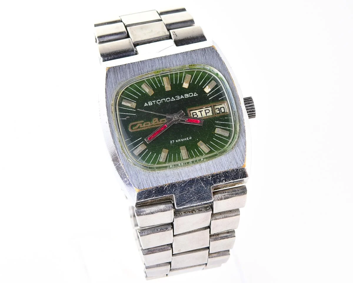 Slava Soviet mechanical vintage watch – automatic self winding movement
