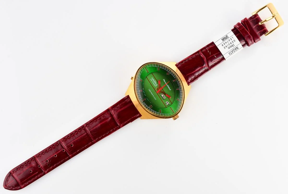 Chaika "Stadium" Soviet mechanical gold-plated watch with automatic self-winding movement