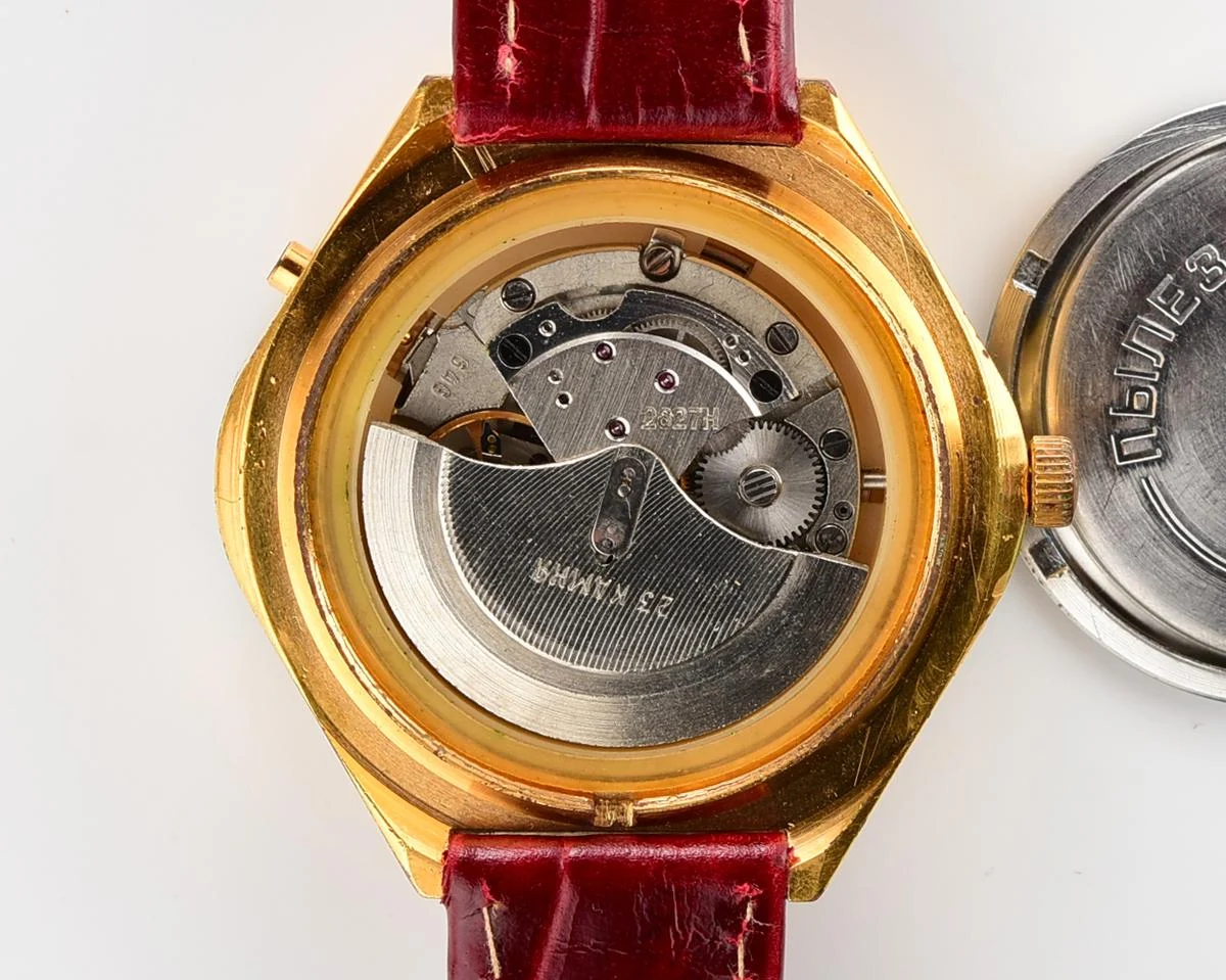 Chaika "Stadium" Soviet mechanical gold-plated watch with automatic self-winding movement