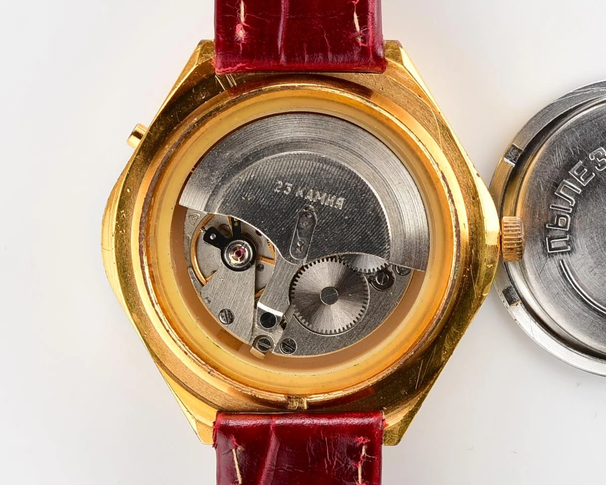 Chaika "Stadium" Soviet mechanical gold-plated watch with automatic self-winding movement