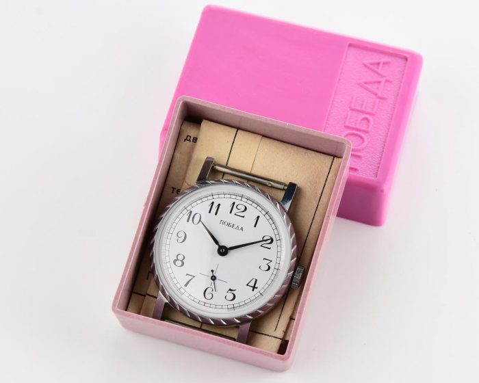 TIME CAPSULE: Soviet mechanical POBEDA watch in box – new old stock(NOS)!