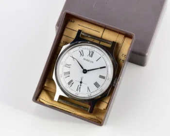 TIME CAPSULE: Soviet mechanical Pobeda watch in box – New Old Stock (NOS)!