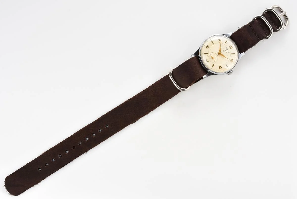 Vintage Soviet mechanical Pobeda wrist watch