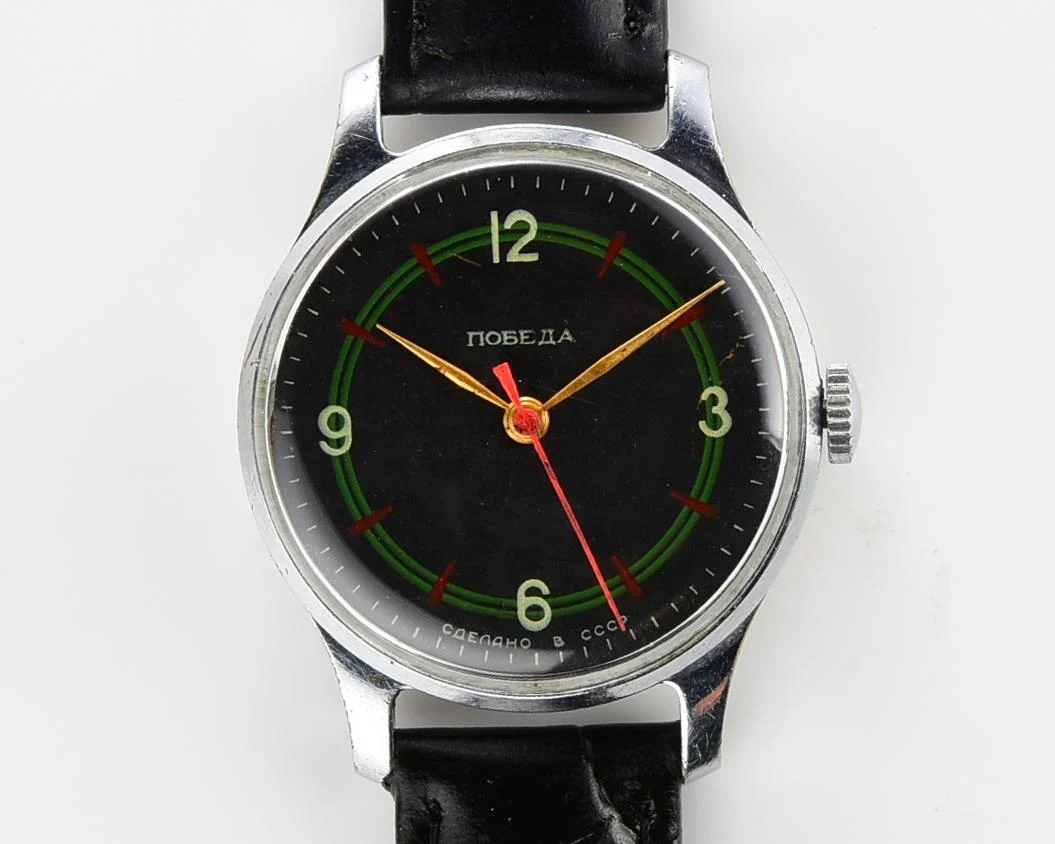 Excellent condition vintage Pobeda watch with central seconds hand