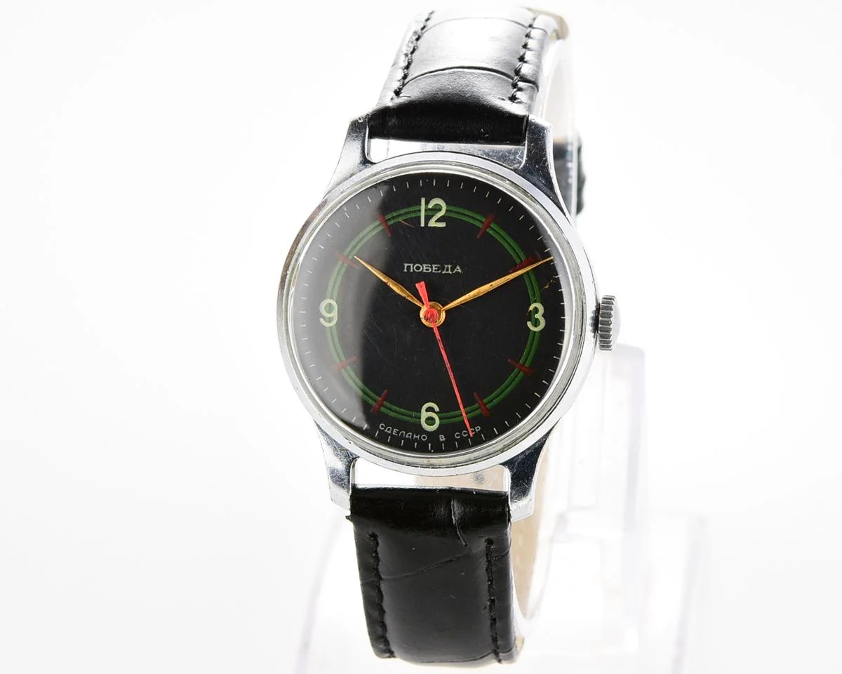 Excellent condition vintage Pobeda watch with central seconds hand