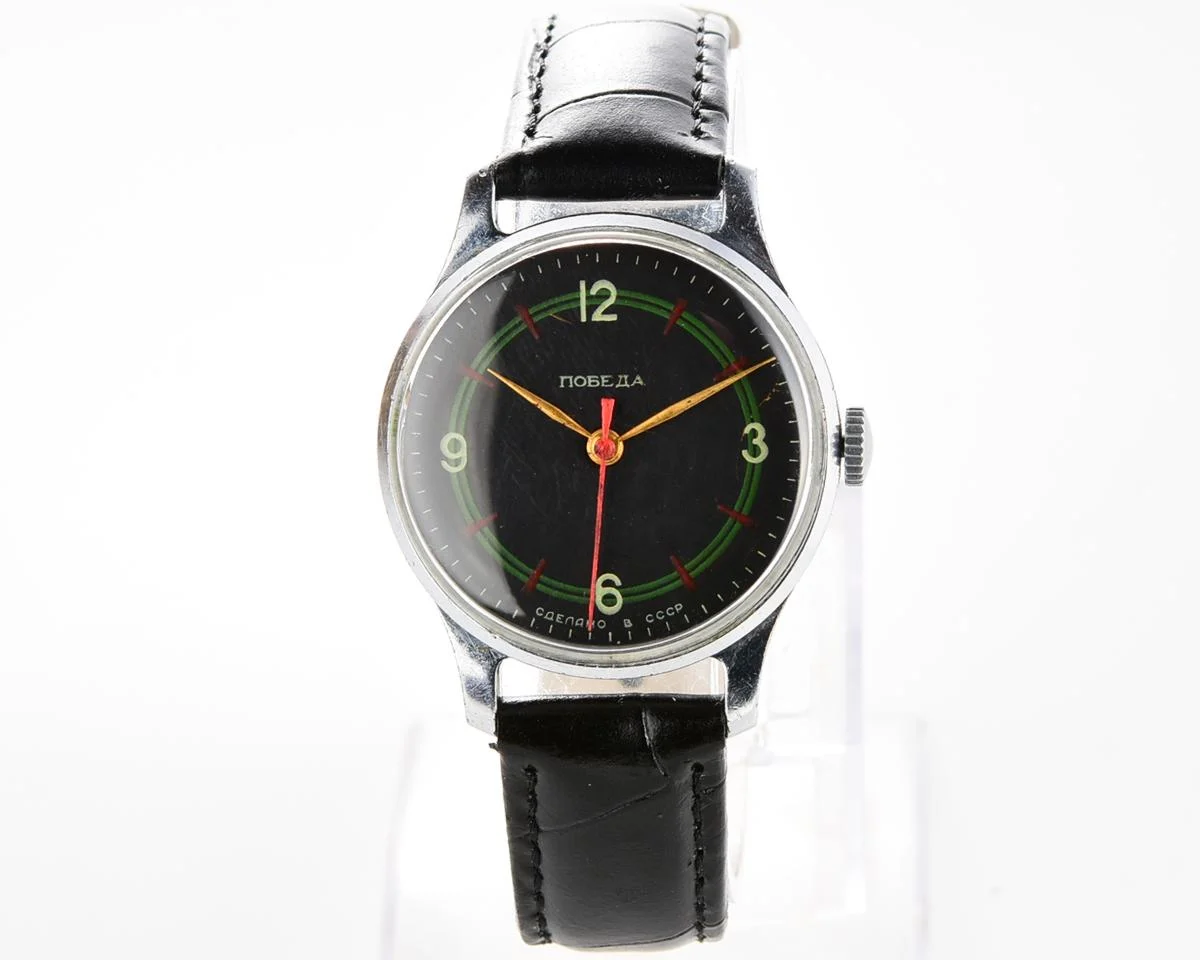 Excellent condition vintage Pobeda watch with central seconds hand