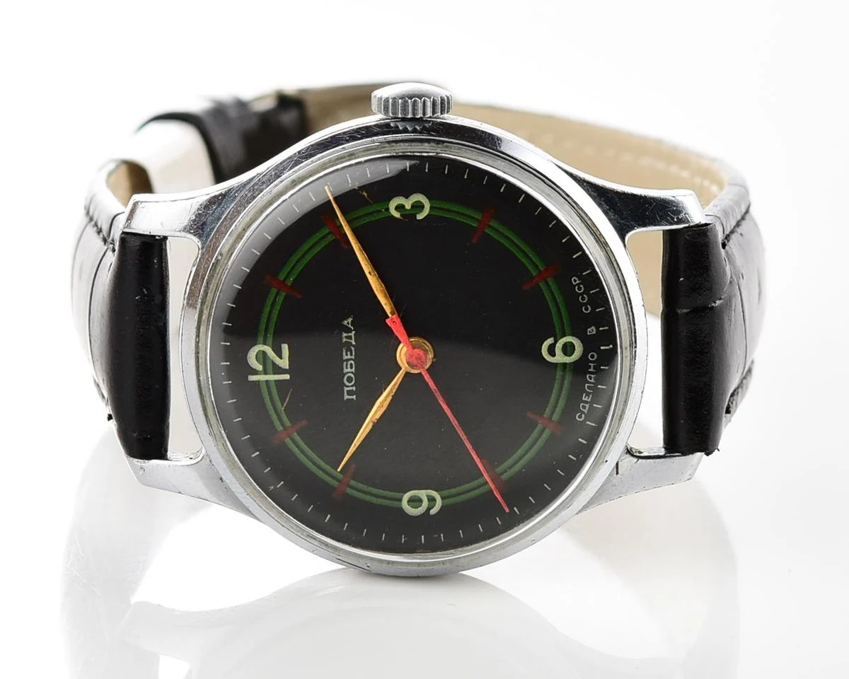 Excellent condition vintage Pobeda watch with central seconds hand