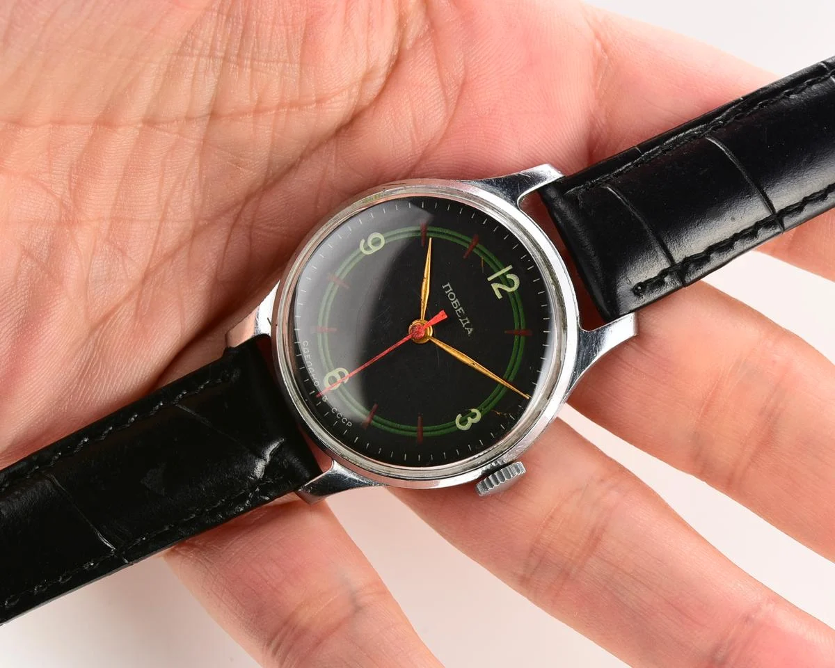 Excellent condition vintage Pobeda watch with central seconds hand