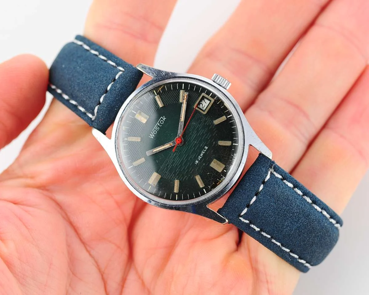 watch Vostok relief dial 8932-0015