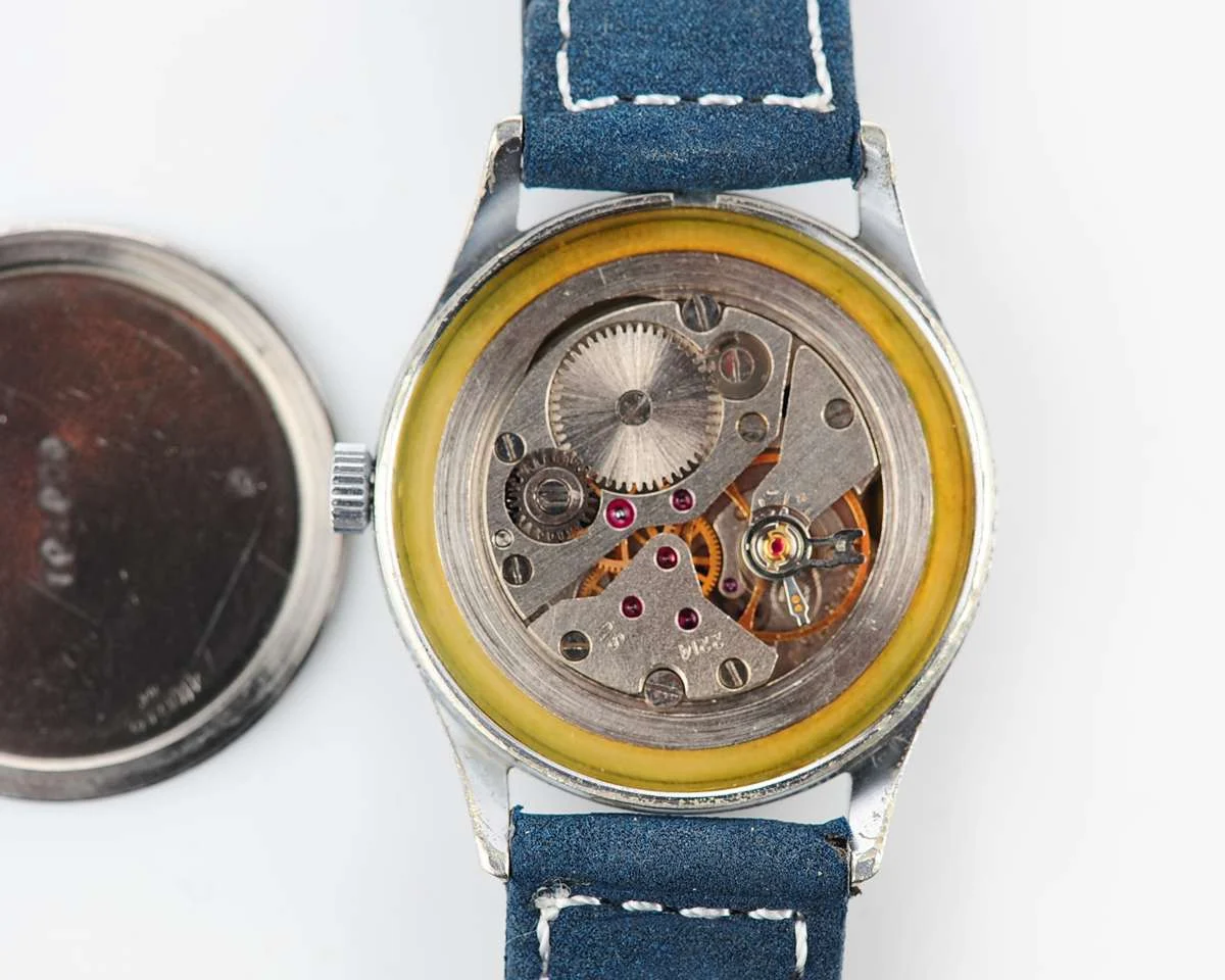 Export Wostok (Vostok) mechanical watch with beautiful textured teal dial