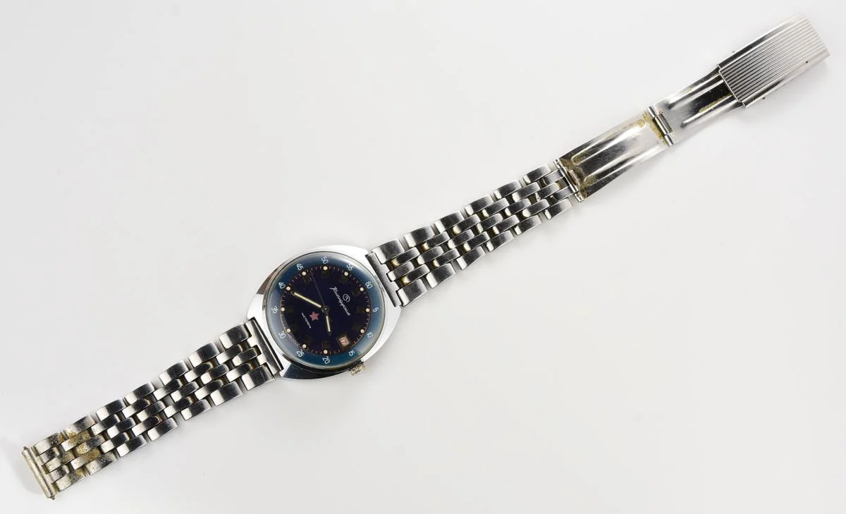 Soviet Vostok Komandirskie mechanical watch - Zakaz MO CCCP!