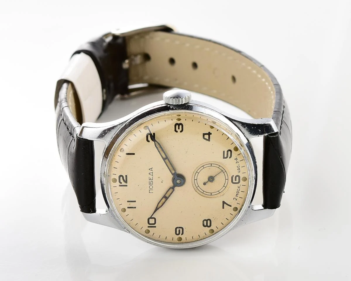 Vintage Soviet mechanical Pobeda wrist watch