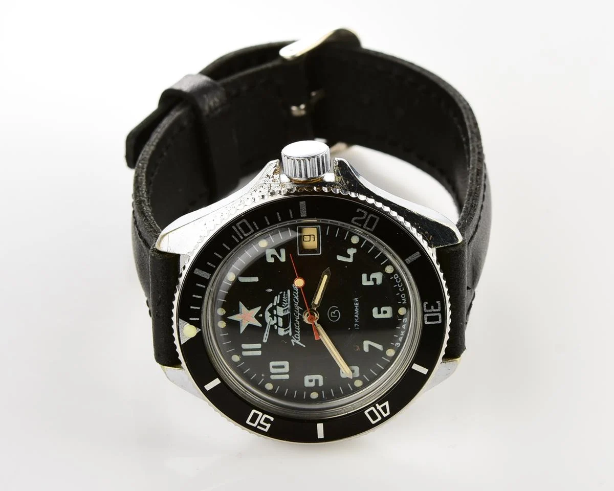 Vostok Komandirskie Tank mechanical watch limited series – “Zakaz MO CCCP”