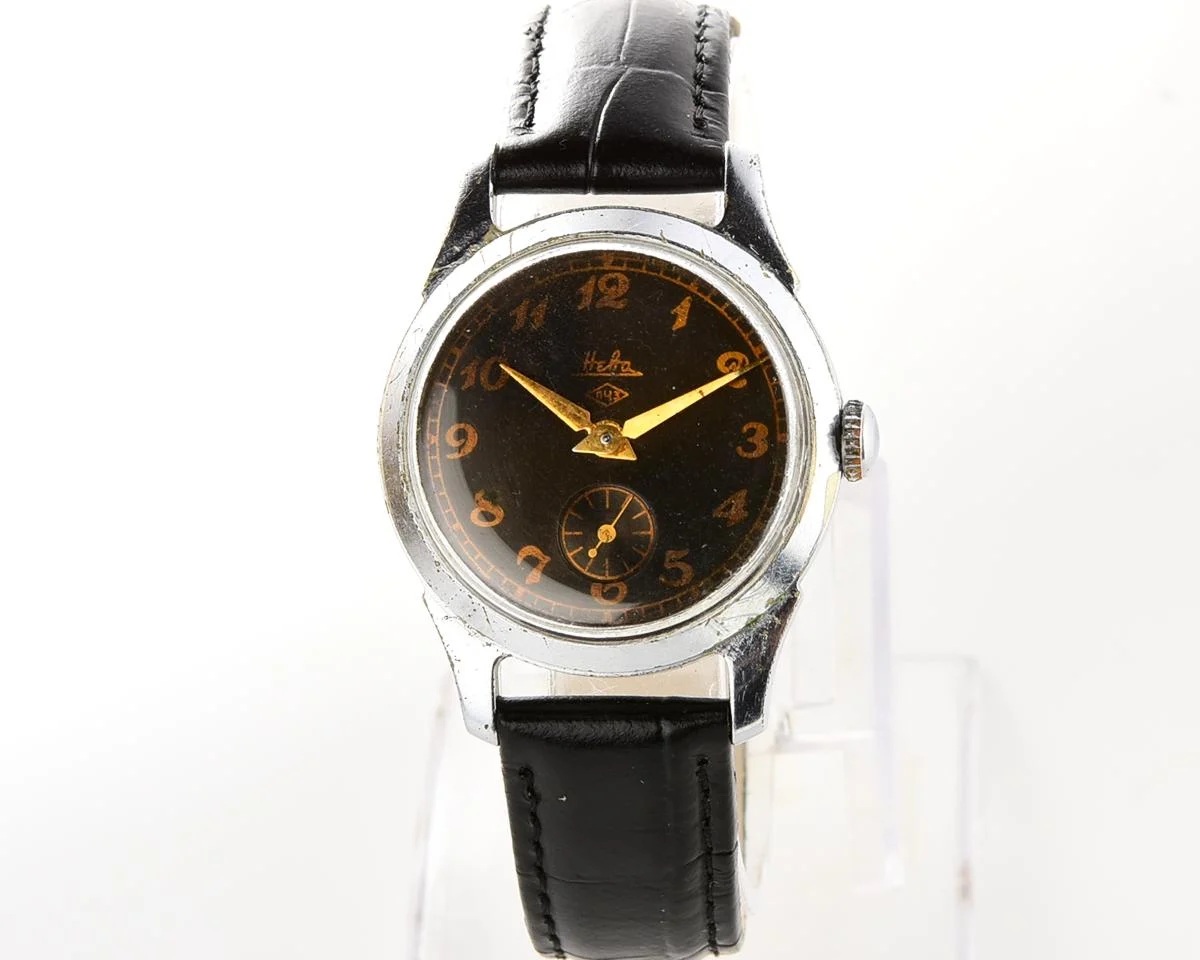 Vintage Soviet mechanical Neva wristwatch