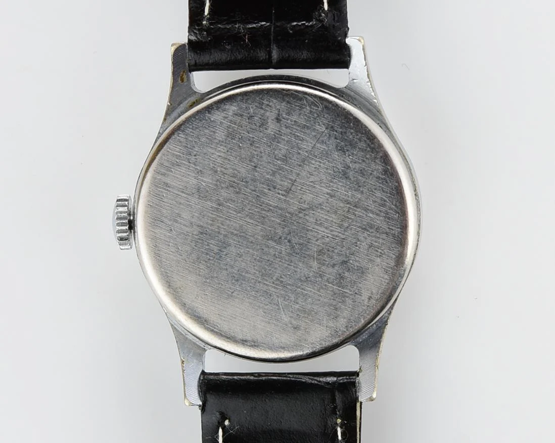 Vintage mechanical Pobeda wrist watch "red 12" - 4th quarter 1952